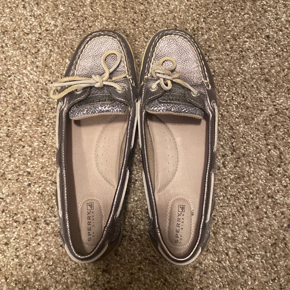 8.5 women’s Sperry slip-on shoe
